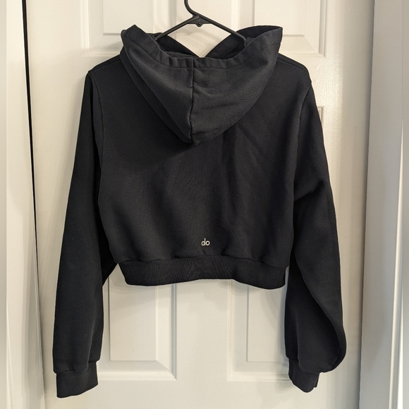 alo Yoga Cropped Headliner Shoulder Pad Hoodie - Picture 6 of 12